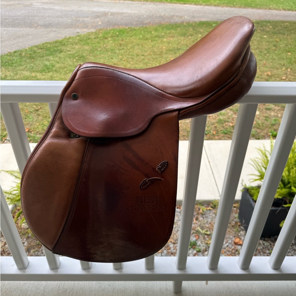 Stübben Edelweiss Jumping Saddle – 16” Seat (Made in Switzerland)